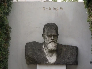 Tombe de Boltzmann à Vienne par martinroell sur flickr