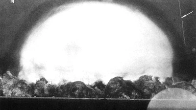 A quoi correspondent les petites colonnes de fumées juste après une explosion nucléaire ? featured image