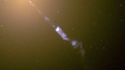 Comment les astronomes ont-ils appris l'emplacement du trou noir M87 ? featured image
