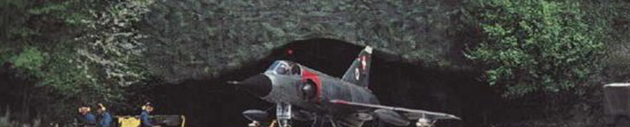 Pourquoi les hangars d'avions de chasse ne sont-ils pas souterrains, protéger ainsi de toutes attaque ?