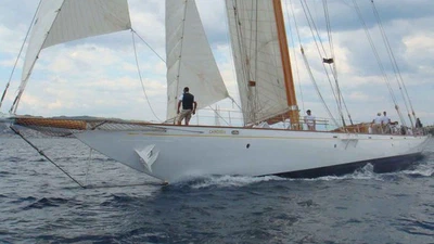 Comment appelleriez-vous votre yacht si vous en aviez un ? featured image