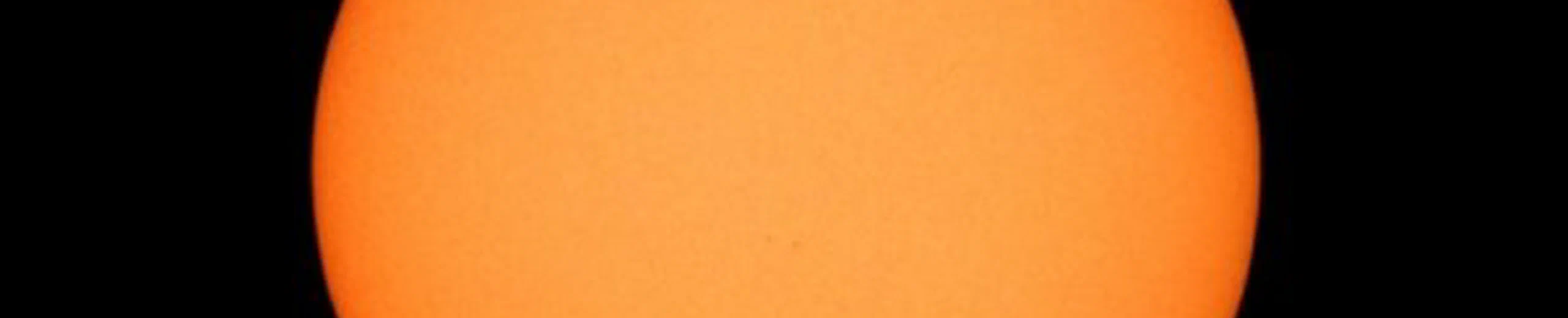 Pouvez-vous me donner un exemple pour que je puisse visualiser à quelle point le soleil est grand ?